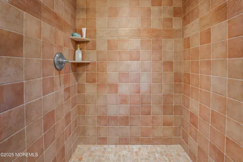 $899,000 | 81 Pinckney Road, Red Bank, NJ 07701