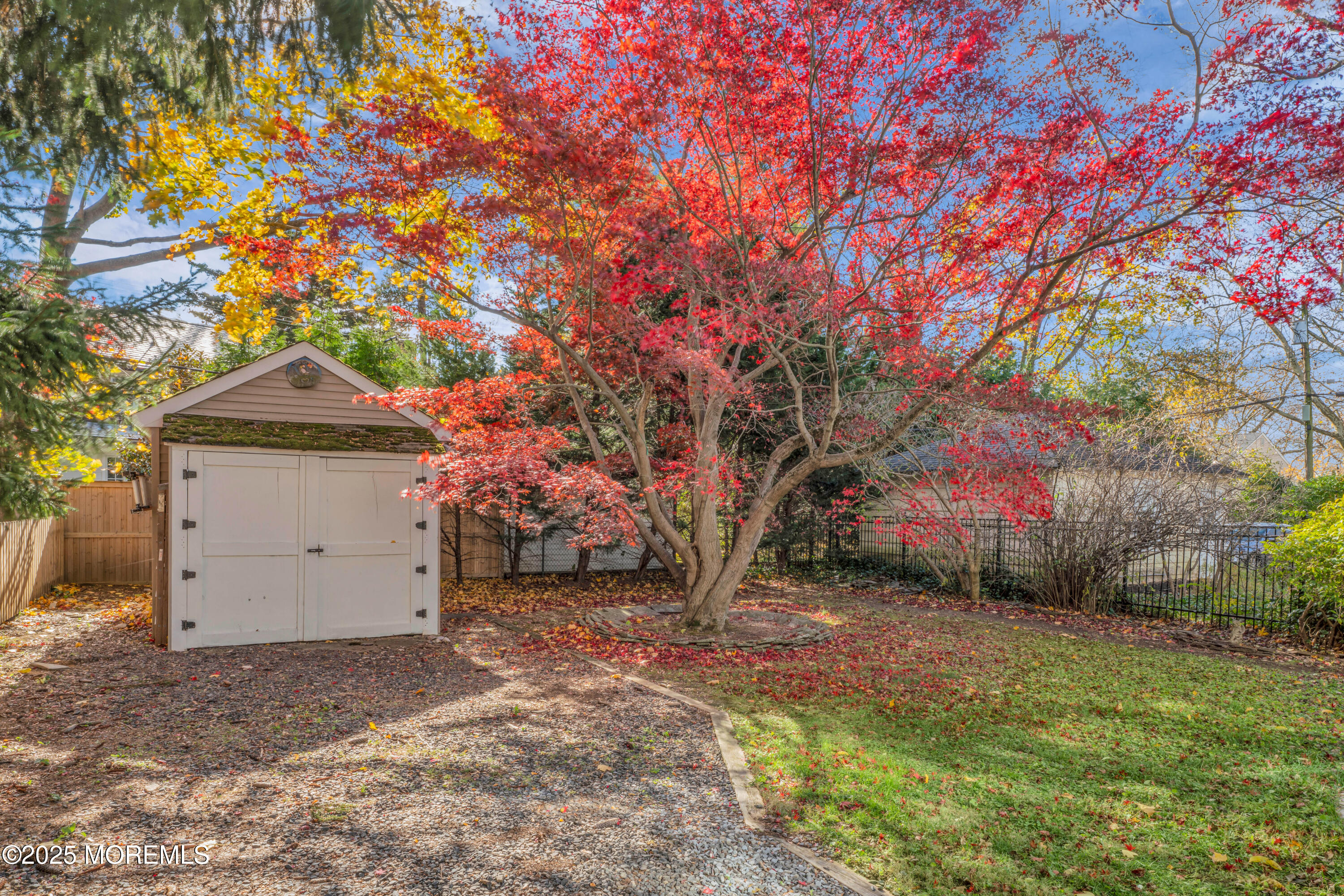 81 Pinckney Road Red Bank, NJ 07701 - Photo 3 of 38 photos_high_resolution_HOM04948