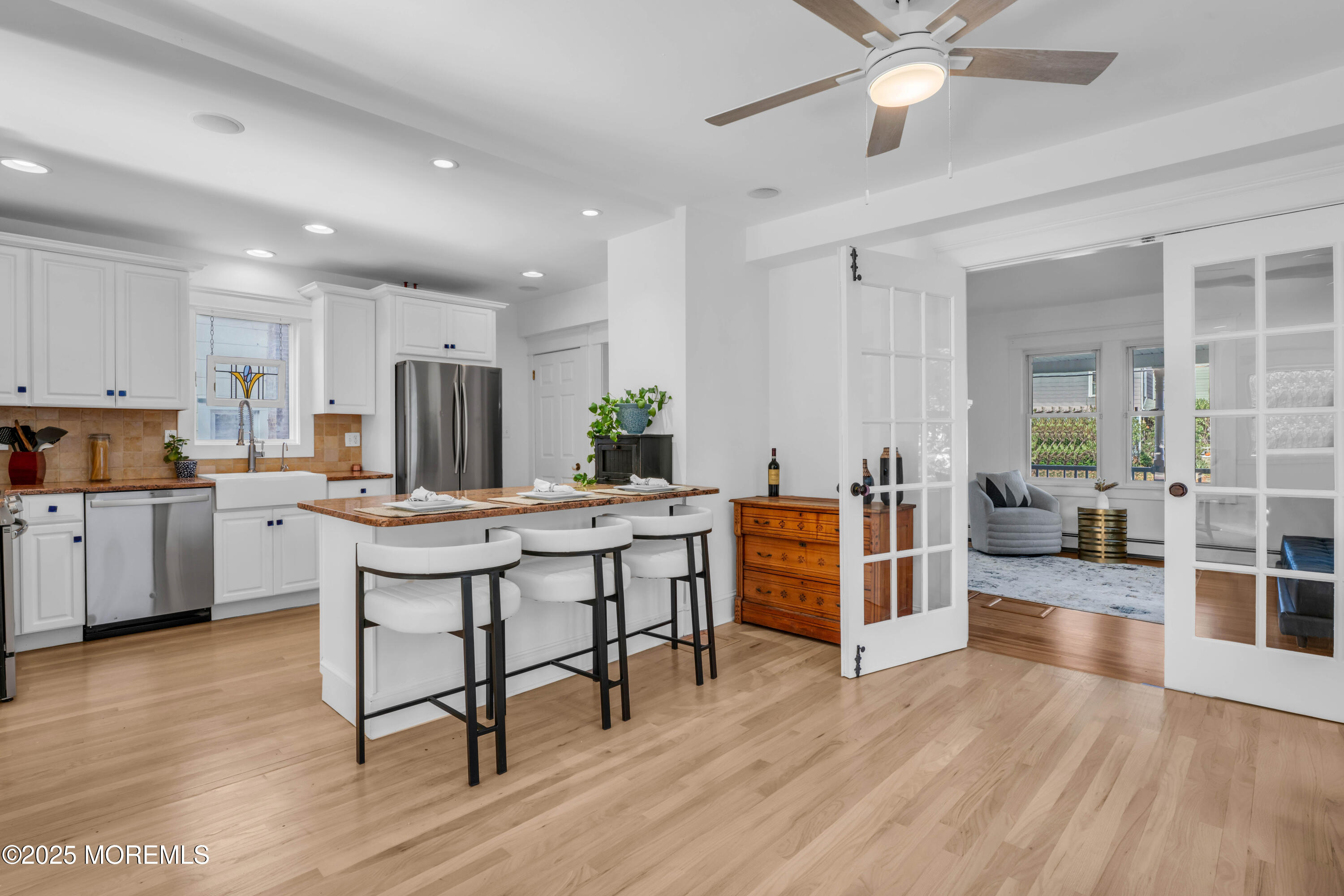 81 Pinckney Road Red Bank, NJ 07701 - Photo 7 of 38 print_quality-HOM04798