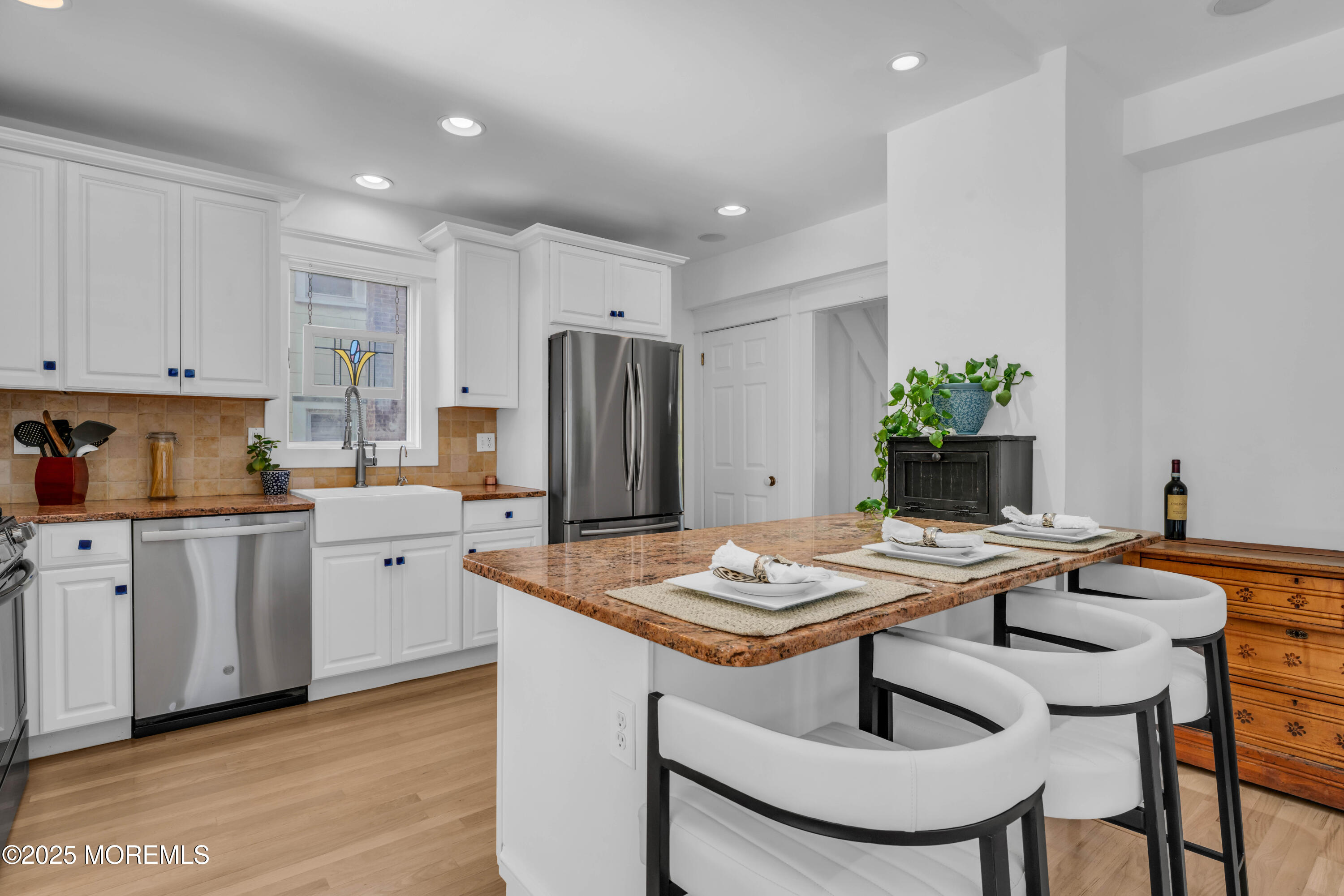 81 Pinckney Road Red Bank, NJ 07701 - Photo 9 of 38 photos_high_resolution_HOM04803