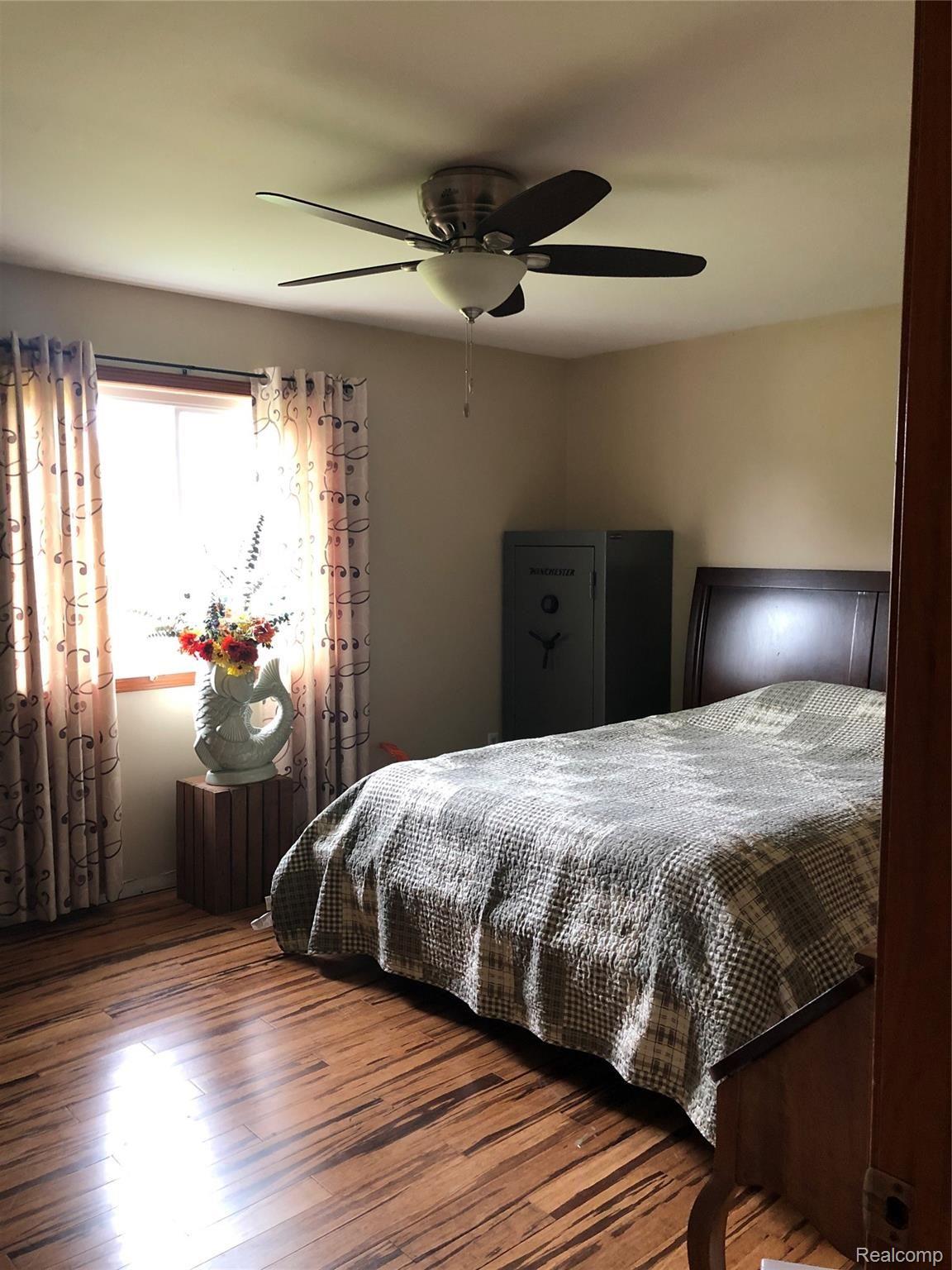 8274 East Potter Road Davison, MI 48423 - Photo 12 of 25 Sparebedroom1.jpg