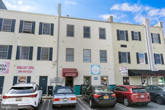 a car parked in front of a building