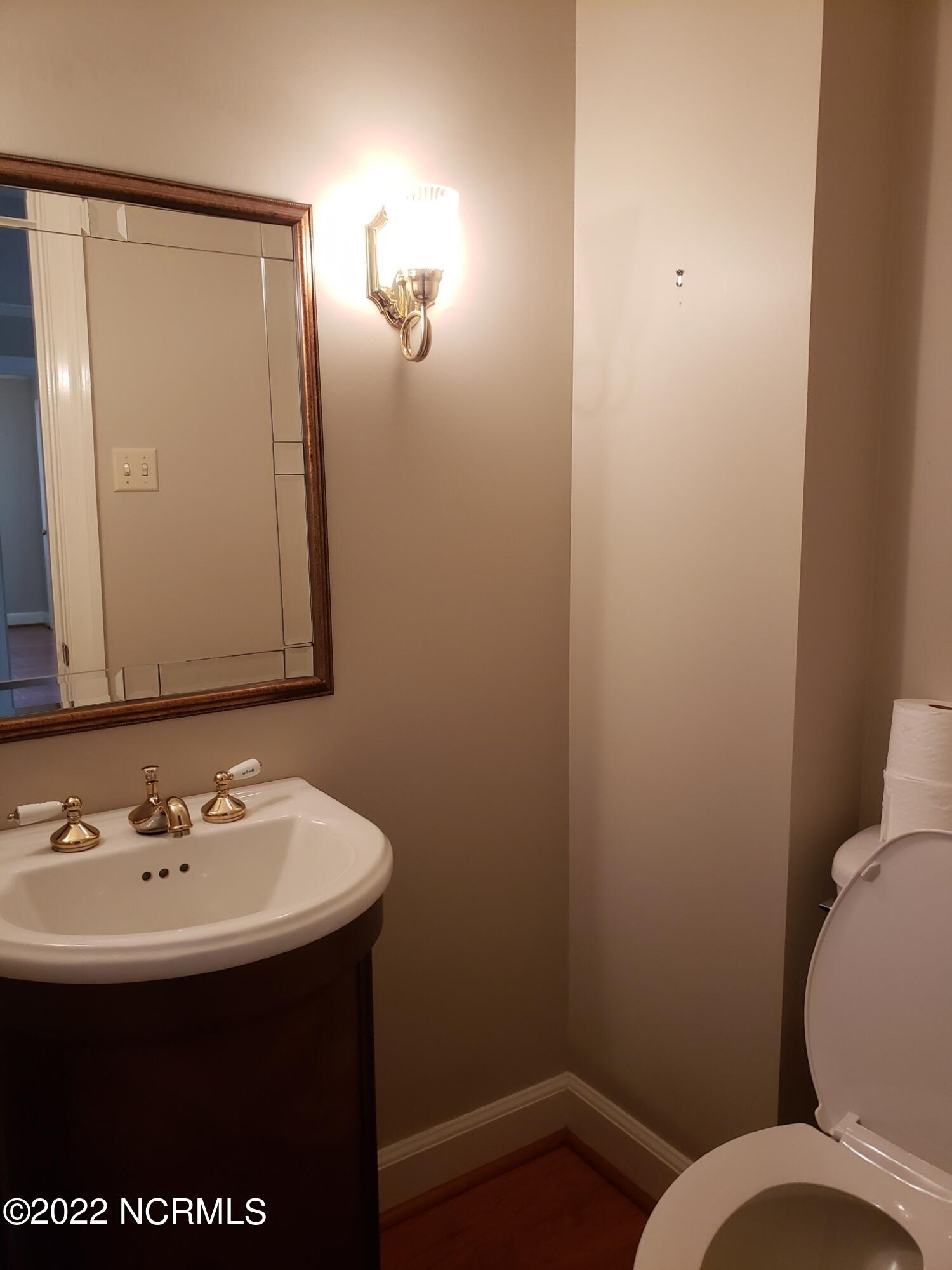 309 Canterbury Road Northwest Wilson, NC 27896 - Photo 13 of 33 HALF BATH