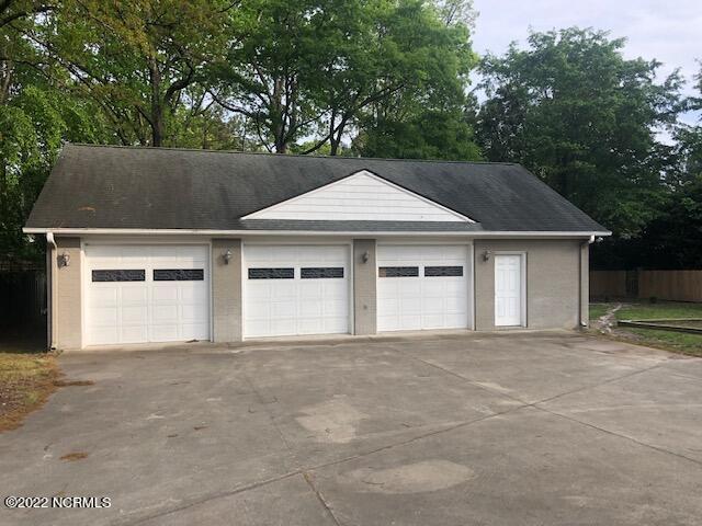 309 Canterbury Road Northwest Wilson, NC 27896 - Photo 29 of 33 3 CAR DETACHED GARAGE