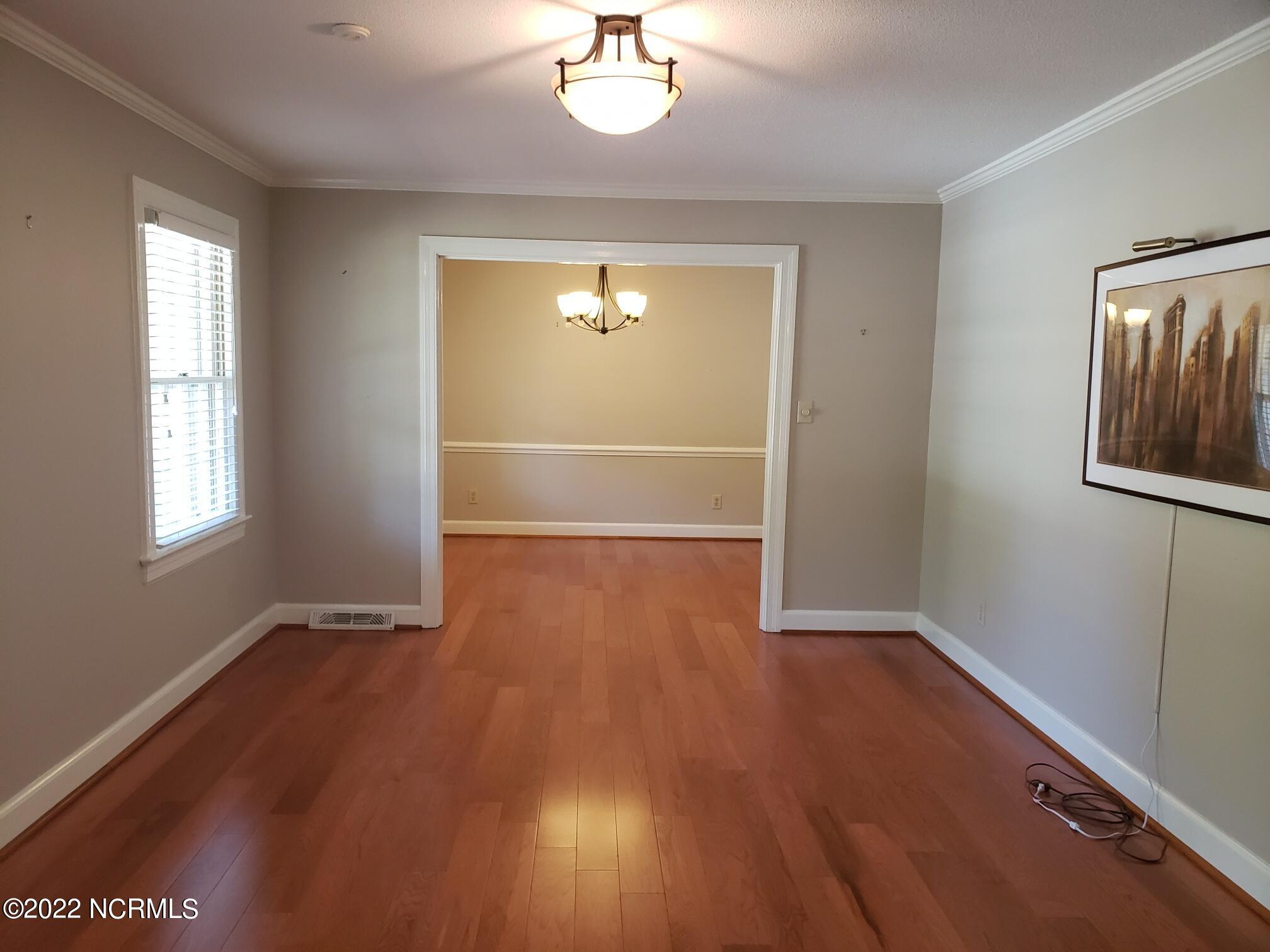309 Canterbury Road Northwest Wilson, NC 27896 - Photo 3 of 33 LIVING ROOM