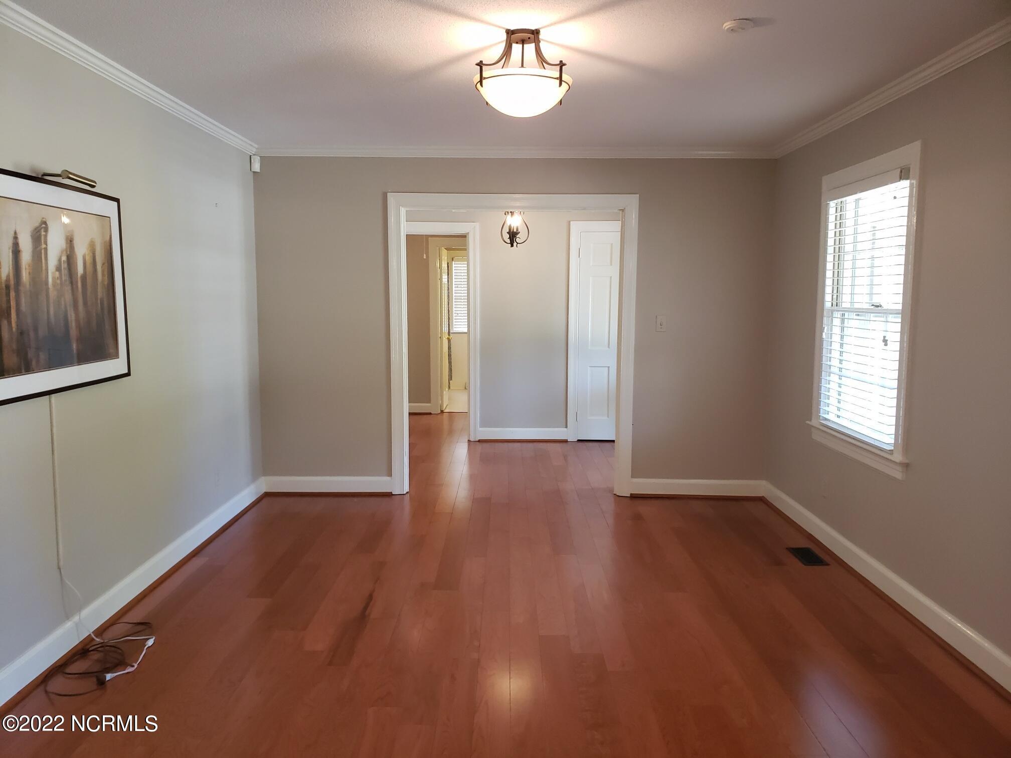309 Canterbury Road Northwest Wilson, NC 27896 - Photo 4 of 33 LIVING ROOM