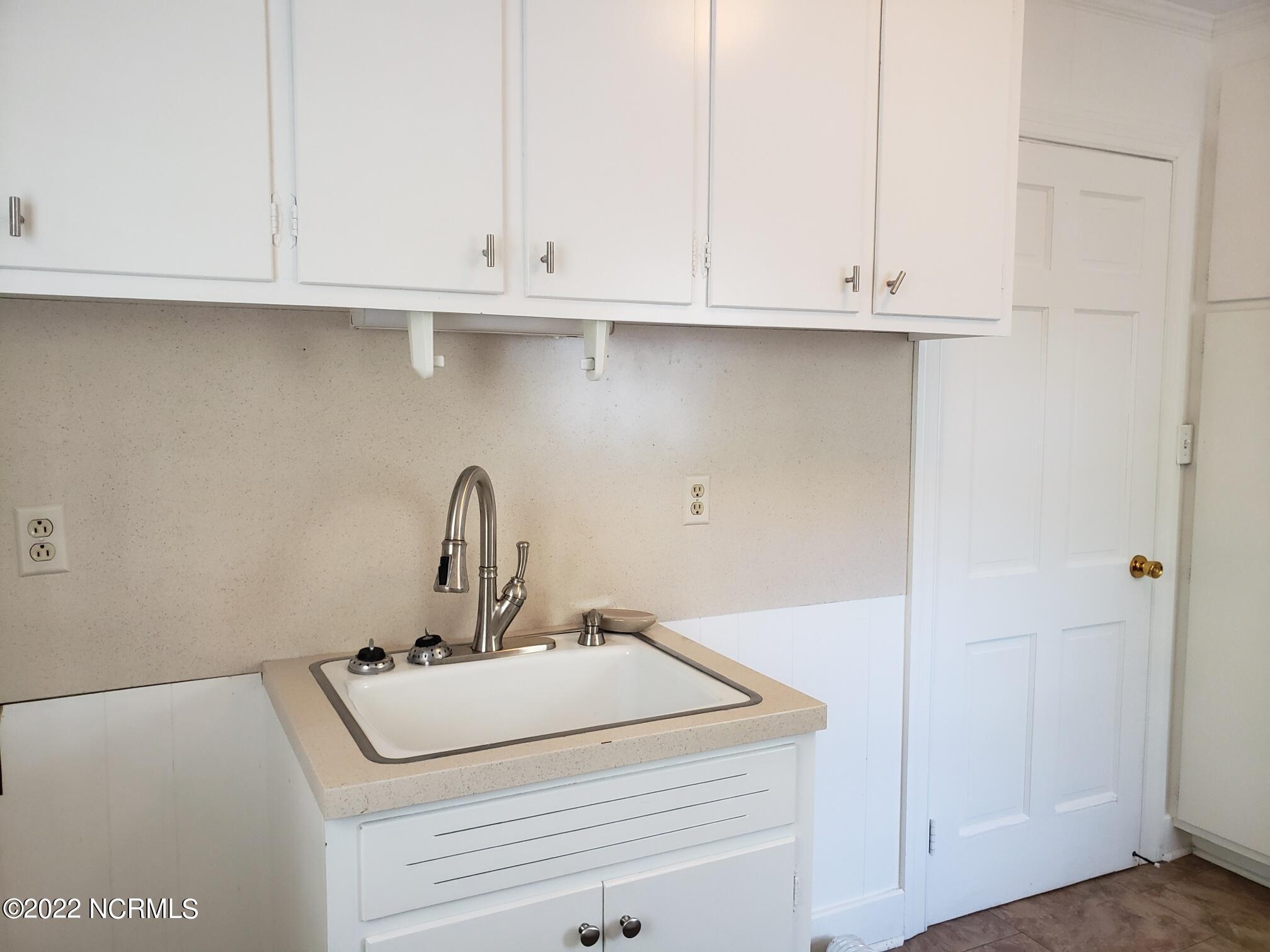 309 Canterbury Road Northwest Wilson, NC 27896 - Photo 10 of 33 LAUNDRY ROOM