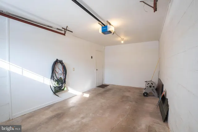 $649,000 | 4 Ivy Lane, Yardley, PA 19067