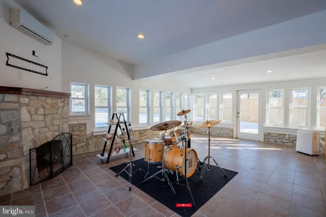 $649,000 | 4 Ivy Lane, Yardley, PA 19067