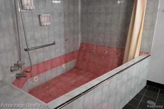 48845 Callens Road New Baltimore, MI 48047 - Photo 10 of 30 SAM_1082.jpg