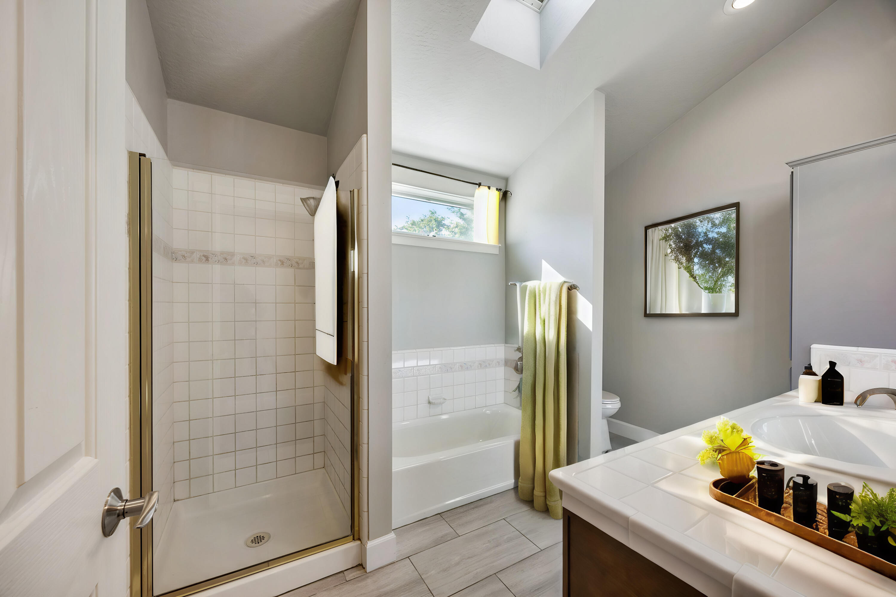 1550 Upper Applegate Road Jacksonville, OR 97530 - Photo 16 of 52 guest bath