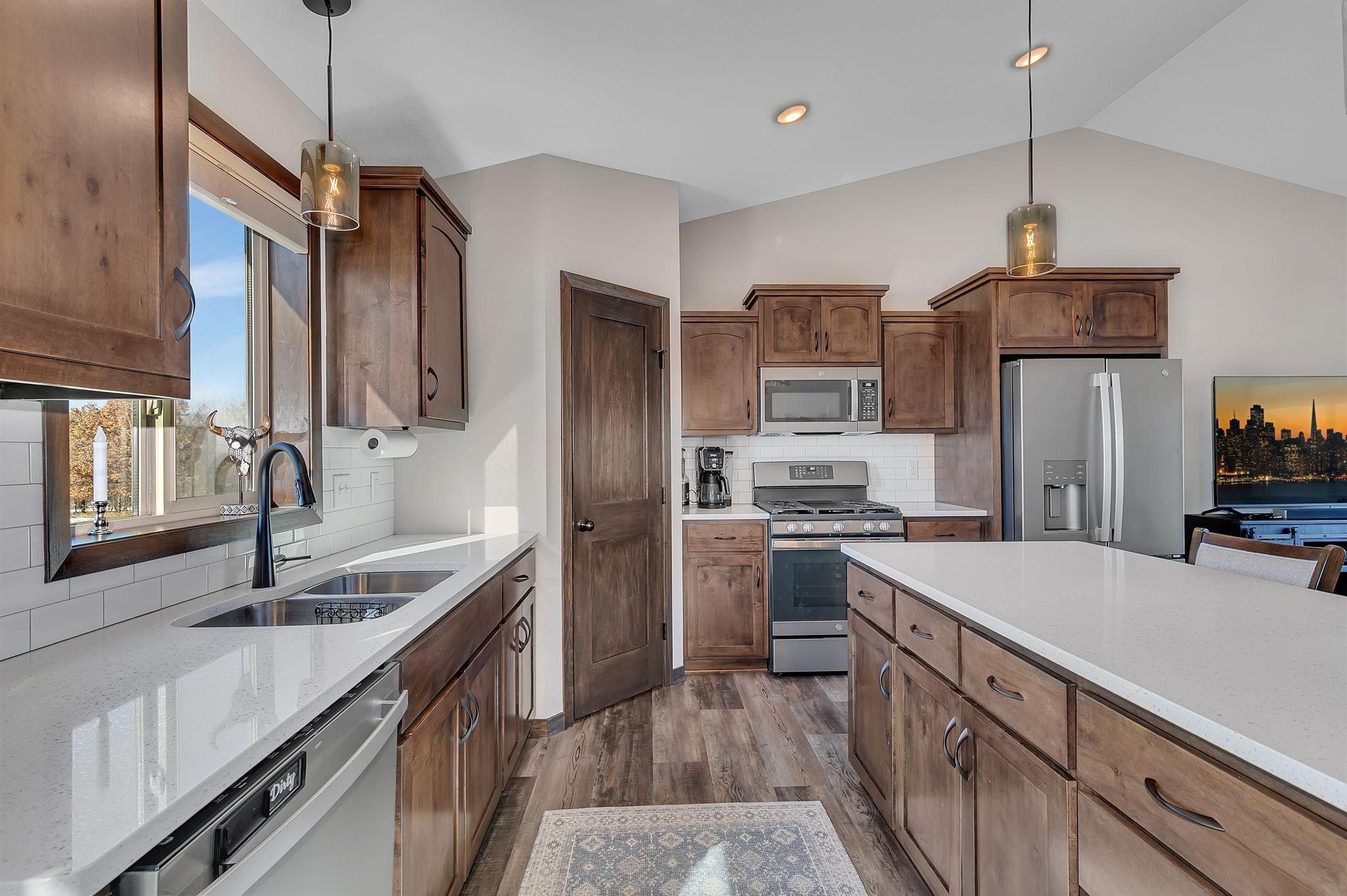 4617 8th Street Northeast St. Cloud, MN 56304 - Photo 7 of 33