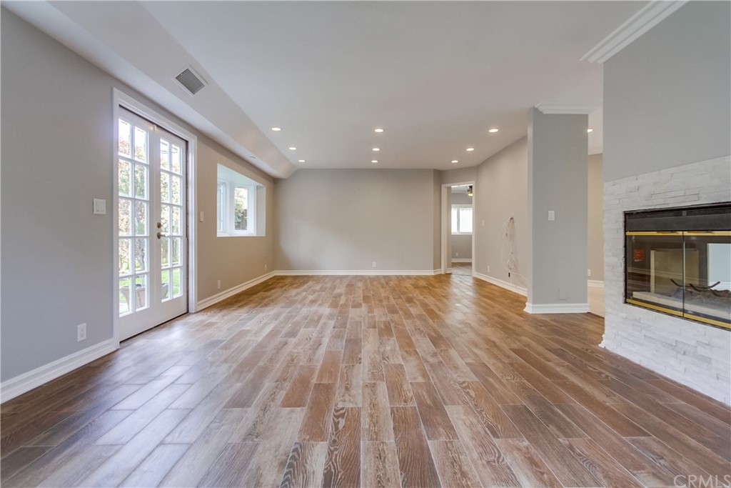 917 Emerald Street Redondo Beach, CA 90277 - Photo 12 of 75