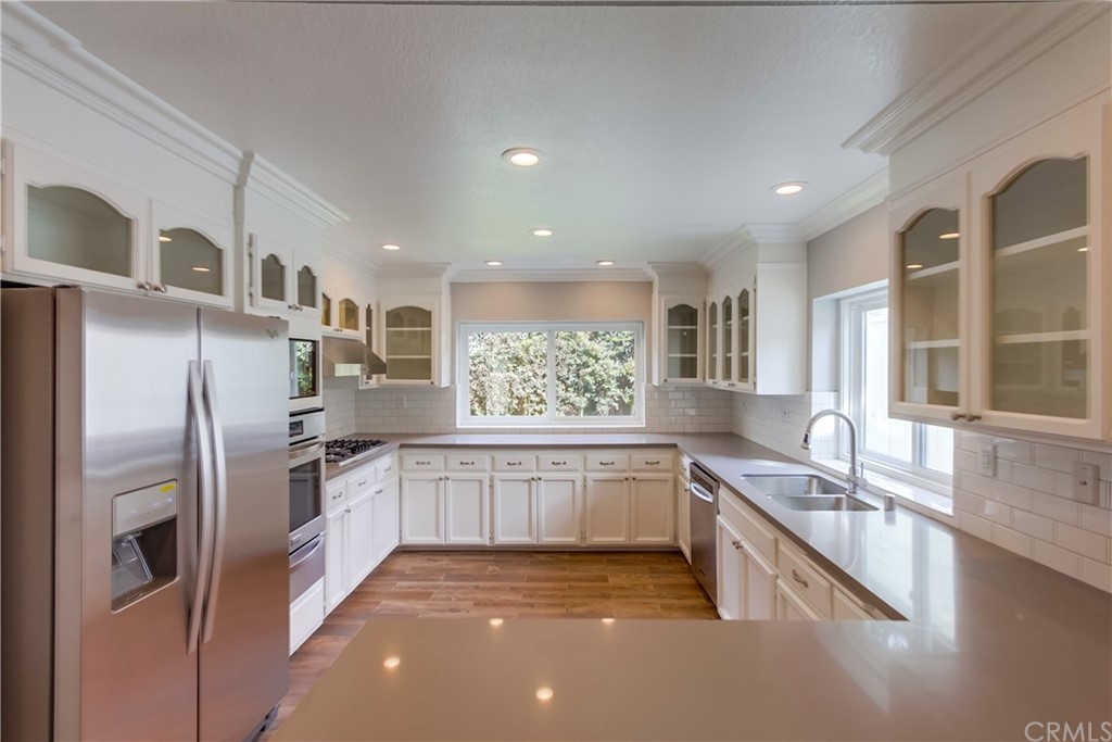 917 Emerald Street Redondo Beach, CA 90277 - Photo 23 of 75