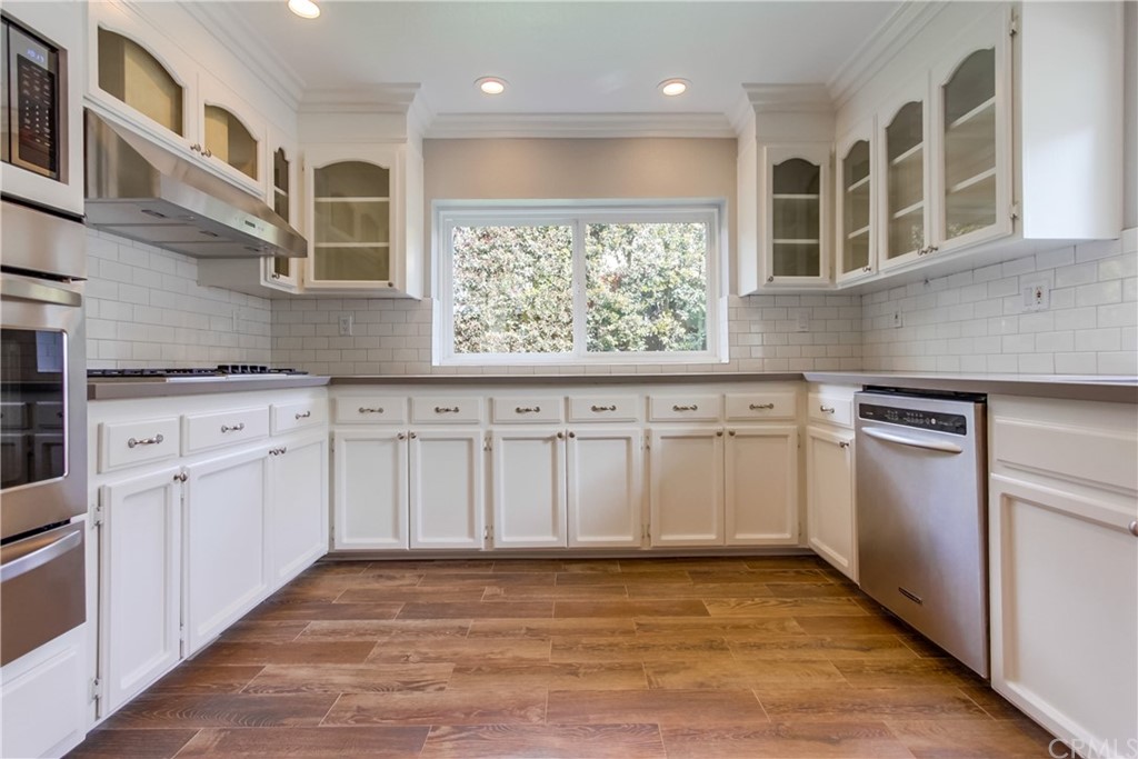 917 Emerald Street Redondo Beach, CA 90277 - Photo 25 of 75