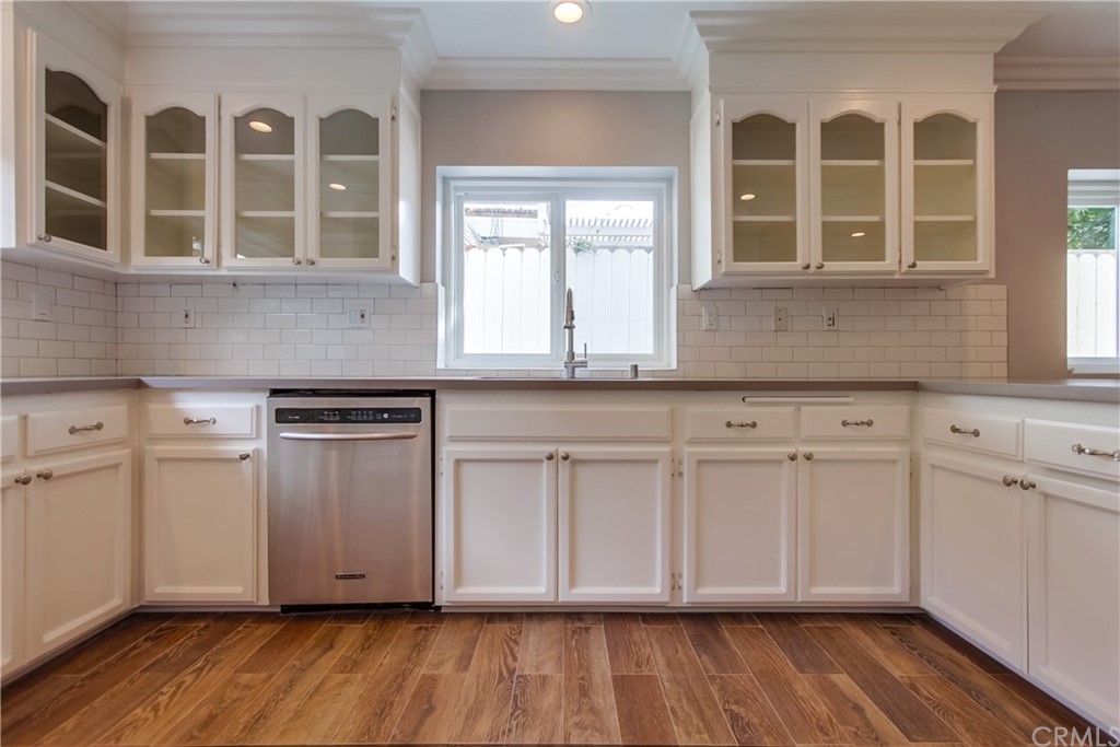 917 Emerald Street Redondo Beach, CA 90277 - Photo 30 of 75