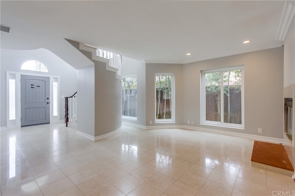 917 Emerald Street Redondo Beach, CA 90277 - Photo 8 of 75