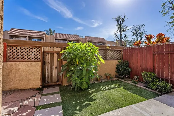 $2,450 | 6600 Warner Avenue, Unit 189, Huntington Beach, CA 92647