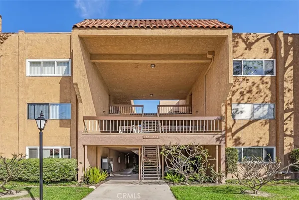 $2,450 | 6600 Warner Avenue, Unit 189, Huntington Beach, CA 92647