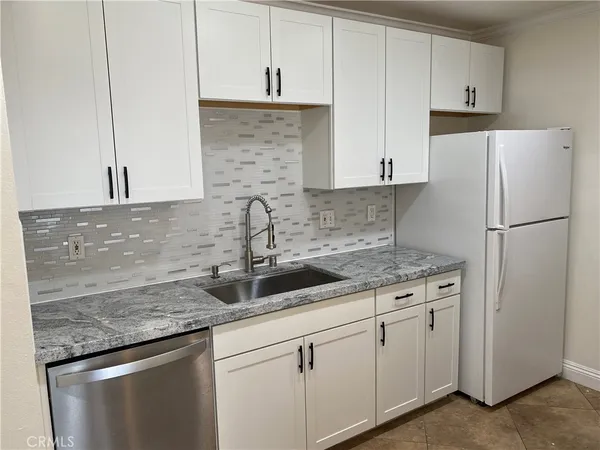 $2,450 | 6600 Warner Avenue, Unit 189, Huntington Beach, CA 92647