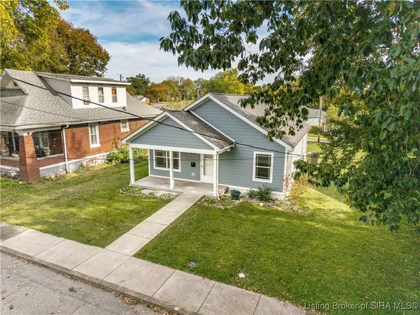 $214,890 | 210 Clay Street, New Albany, IN 47150