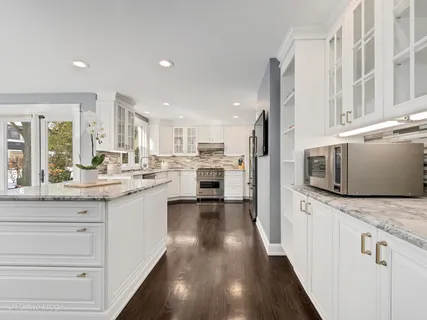 $1,099,000 | 2S630 Ave Chateaux East, Oak Brook, IL 60523