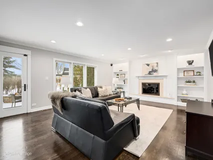 $1,099,000 | 2S630 Ave Chateaux East, Oak Brook, IL 60523