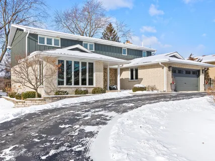 $1,099,000 | 2S630 Ave Chateaux East, Oak Brook, IL 60523