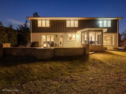 $1,099,000 | 2S630 Ave Chateaux East, Oak Brook, IL 60523