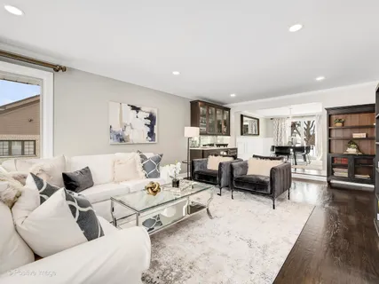 $1,099,000 | 2S630 Ave Chateaux East, Oak Brook, IL 60523