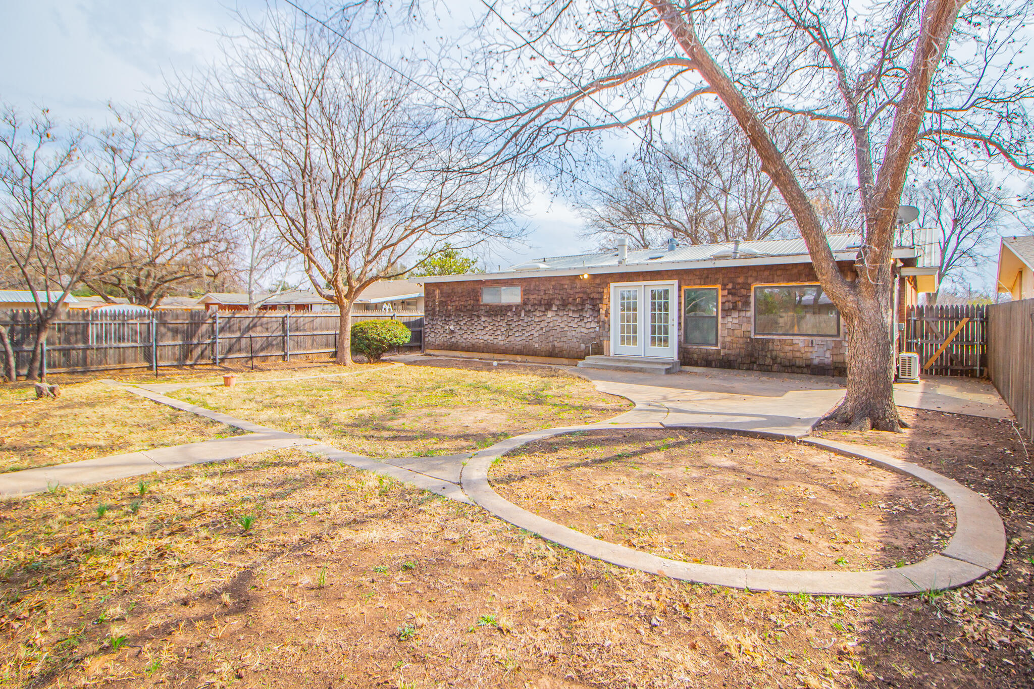 2806 58th Street Lubbock, TX 79413 - Photo 29 of 34 Backyard
