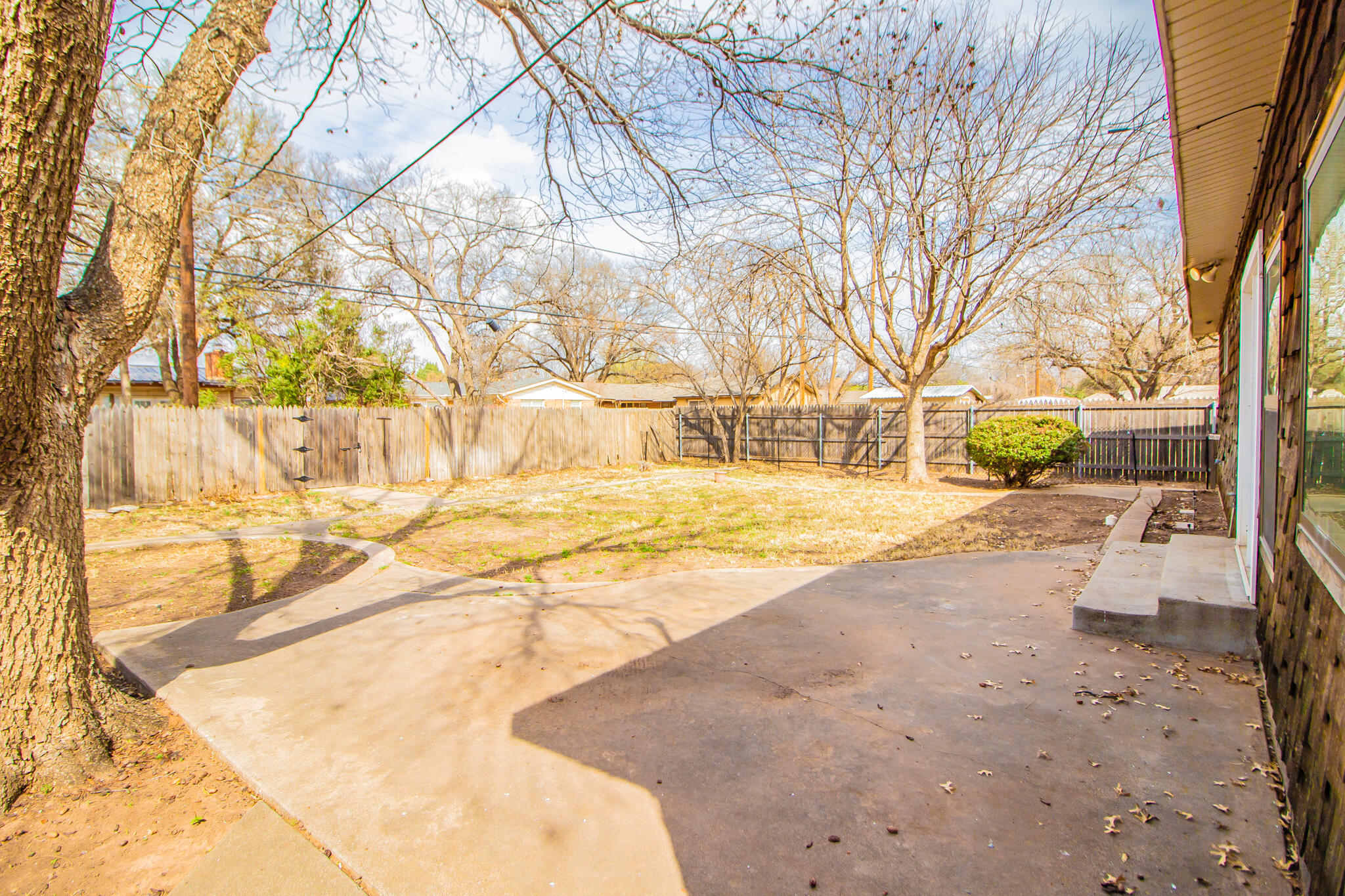 2806 58th Street Lubbock, TX 79413 - Photo 30 of 34 Back Patio