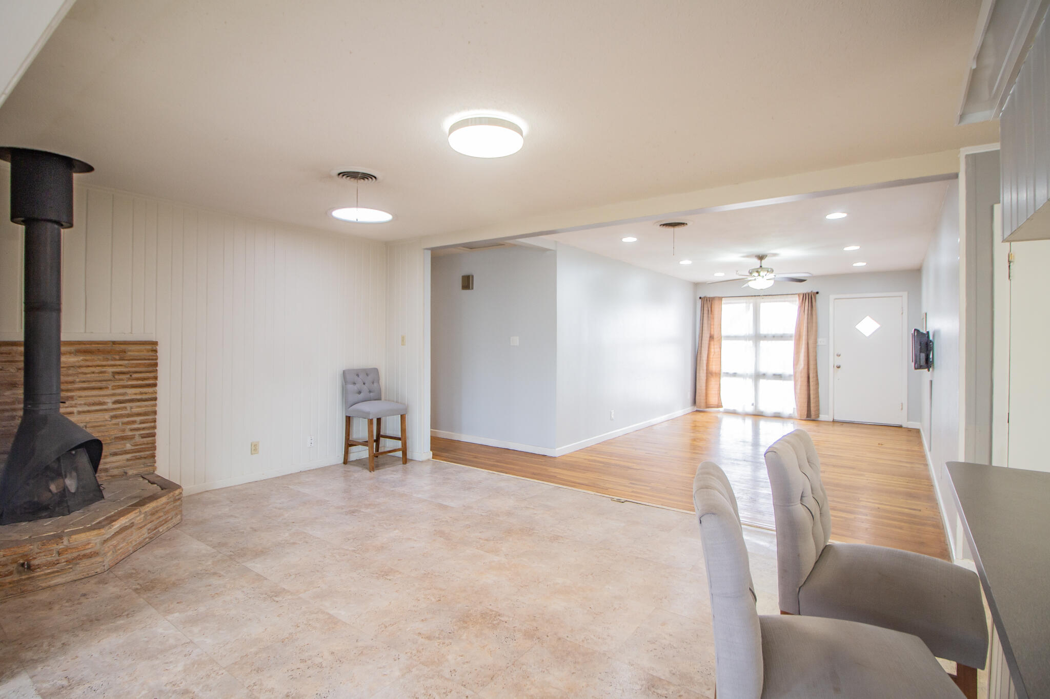 2806 58th Street Lubbock, TX 79413 - Photo 10 of 35 a view of an empty room with a window