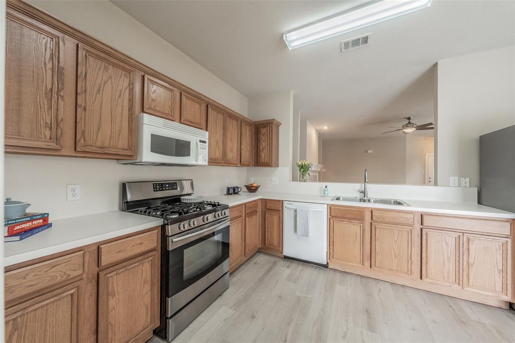 629 Chalk Knoll Road Fort Worth, TX 76108 - Photo 12 of 40