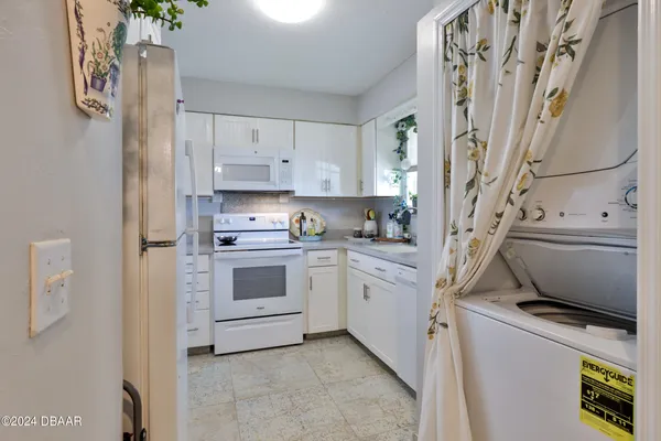 $2,100 | 906 Ocean Marina Drive, Flagler Beach, FL 32136
