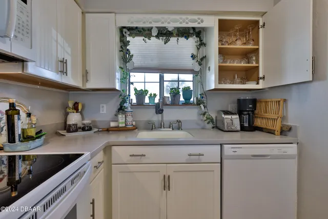 $2,100 | 906 Ocean Marina Drive, Flagler Beach, FL 32136