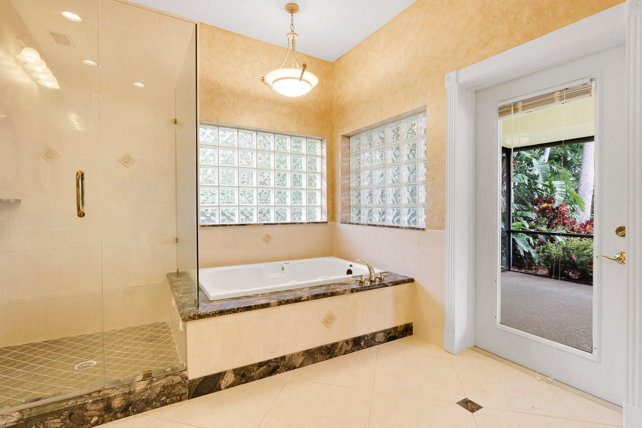 6 Rabbits Run Palm Beach Gardens, FL 33418 - Photo 29 of 42 Master Bath