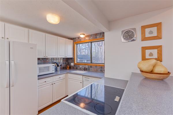 6 Lincoln Street Hopkinton, MA 01748 - Photo 9 of 26