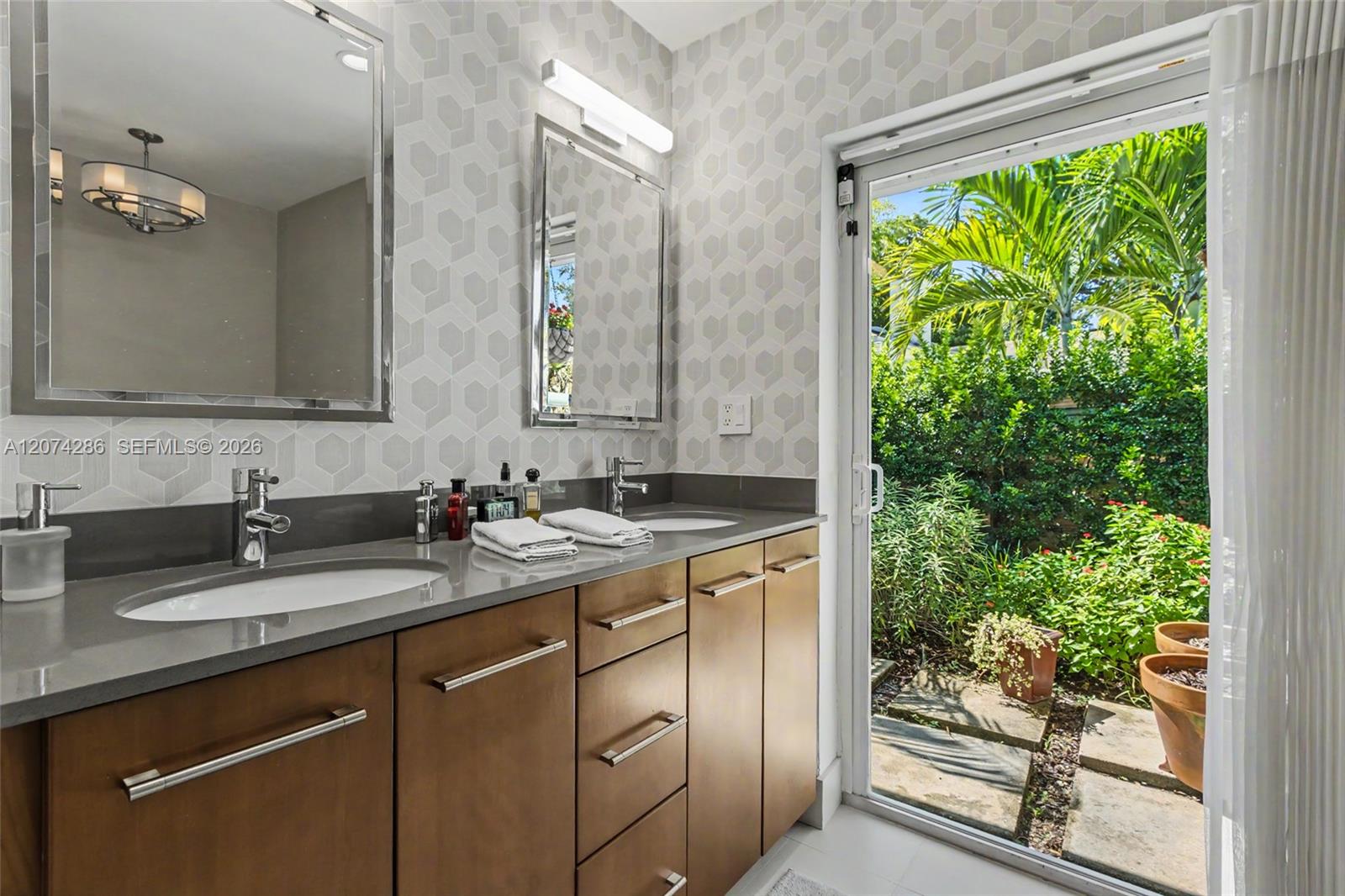 13 Dogwood Road Hollywood, FL 33021 - Photo 32 of 46 Gallery Image 32