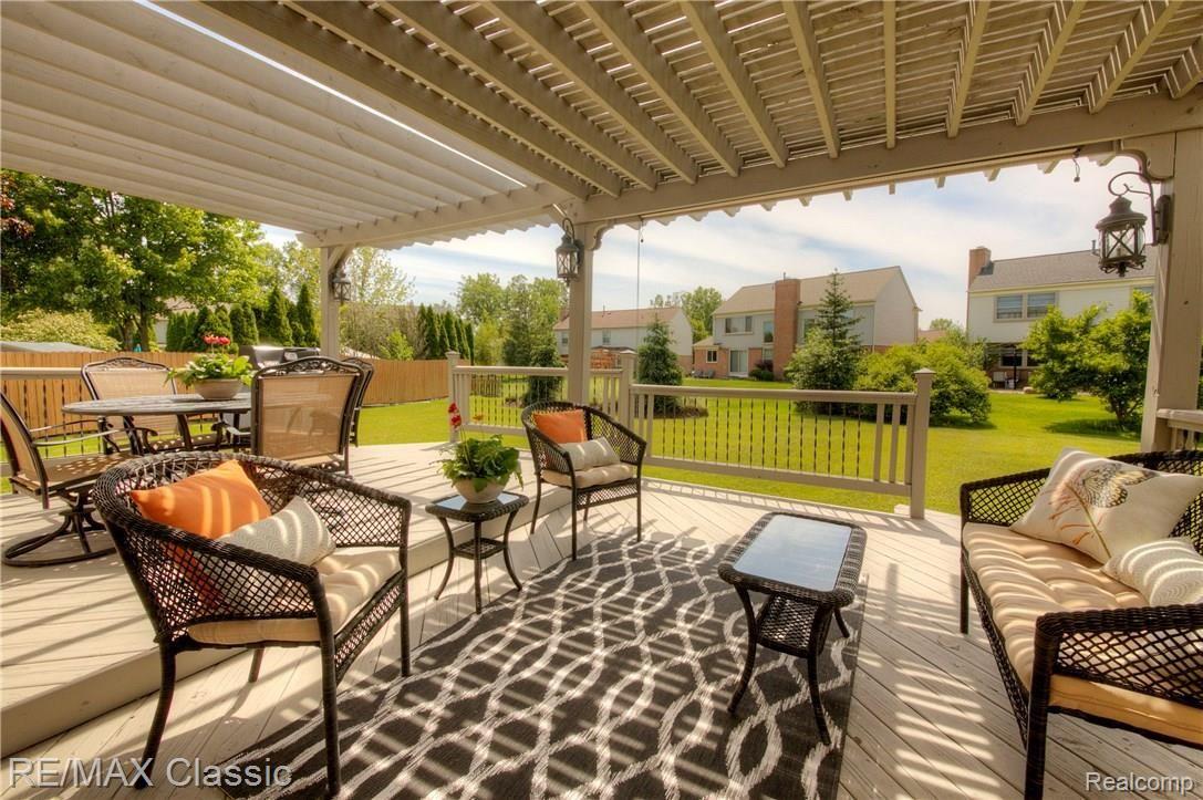 45717 Radnor Road Canton, MI 48187 - Photo 45 of 52 W1 @ Tiered Deck.jpg