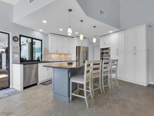 $519,000 | 800 El Dorado Parkway West, Cape Coral, FL 33914