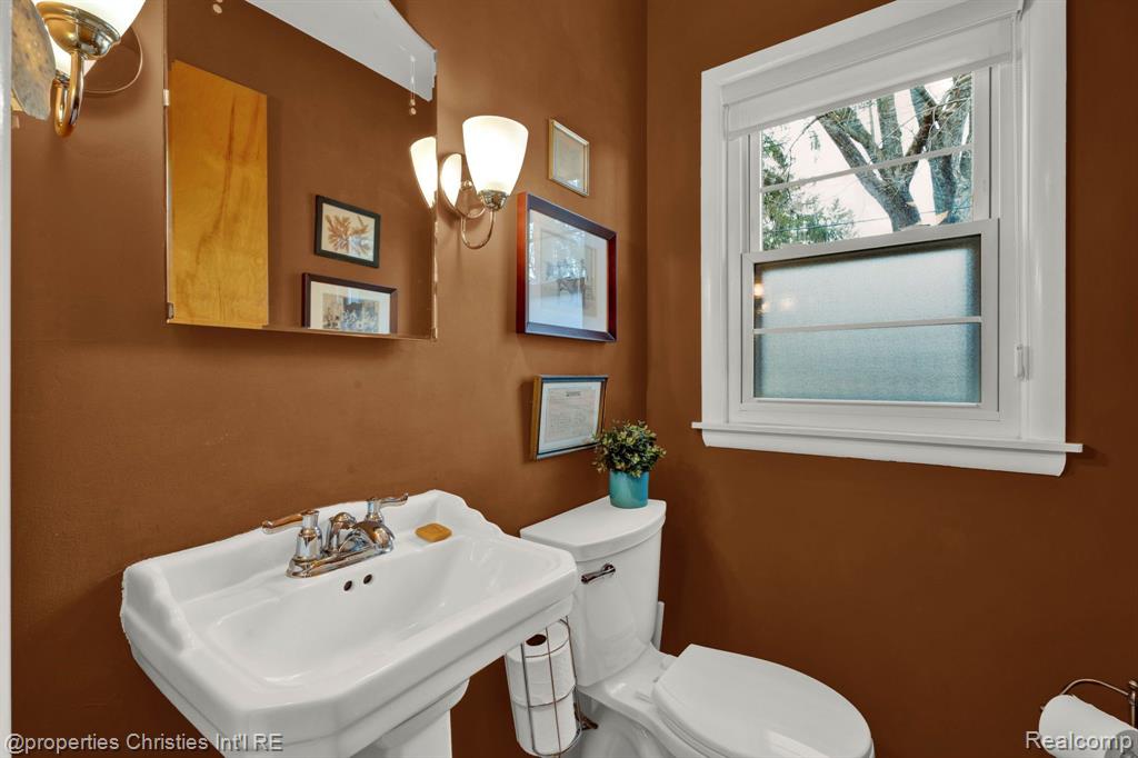 32630 Evergreen Road Beverly Hills, MI 48025 - Photo 27 of 37