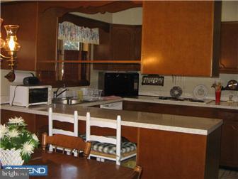 319 Surrey Road Cherry Hill, NJ 08002 - Photo 2 of 9 Kitchen