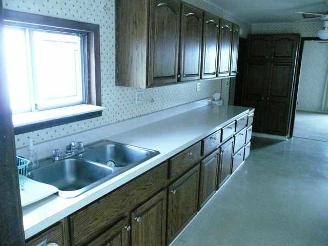 24100 23 Mile Road Macomb, MI 48042 - Photo 9 of 16 Kitchen