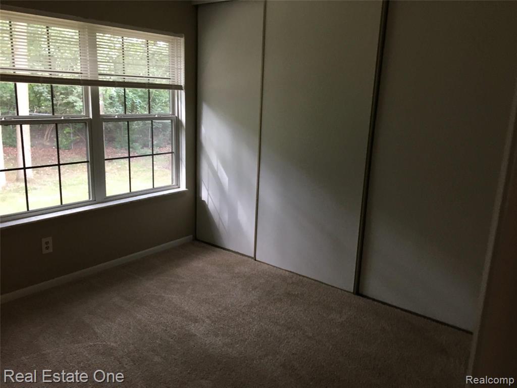 895 Lafayette Court, Unit 12 Rochester, MI 48307 - Photo 5 of 14