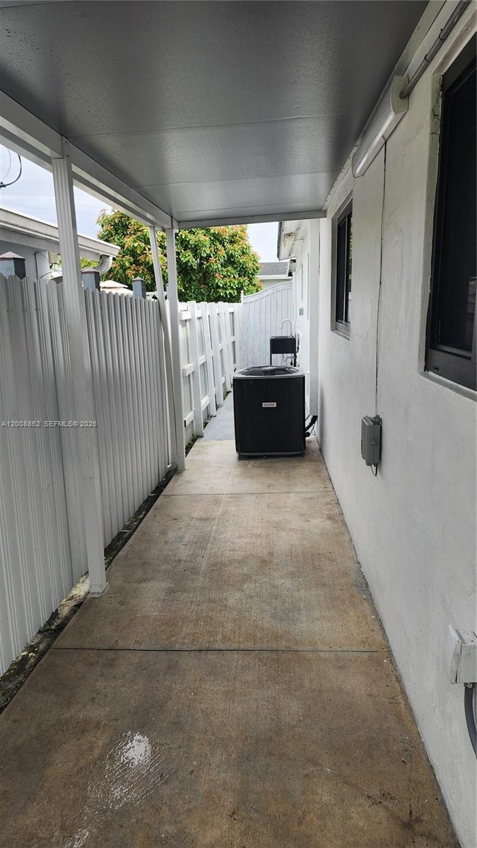 8701 Southwest 36th Street Miami, FL 33165 - Photo 4 of 24