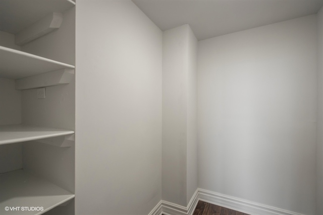 6325 North Sheridan Road, Unit 1005 Chicago, IL 60660 - Photo 23 of 24 a view of small space