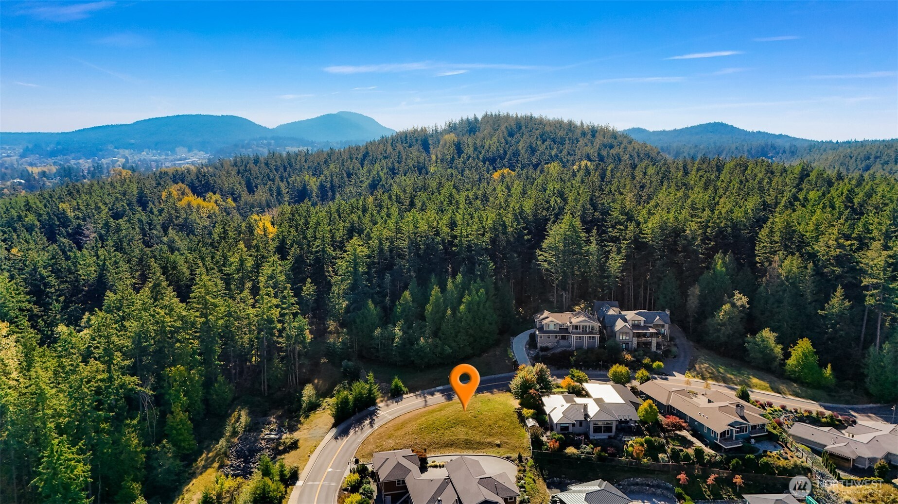 2904 17th Street Anacortes, WA 98221 - Photo 11 of 15 a outdoor view having a garden