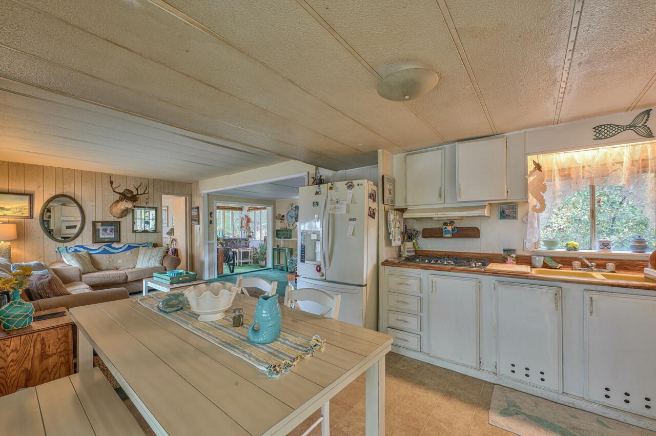 18675 Moro Road Salinas, CA 93907 - Photo 9 of 34 Gallery Image 9
