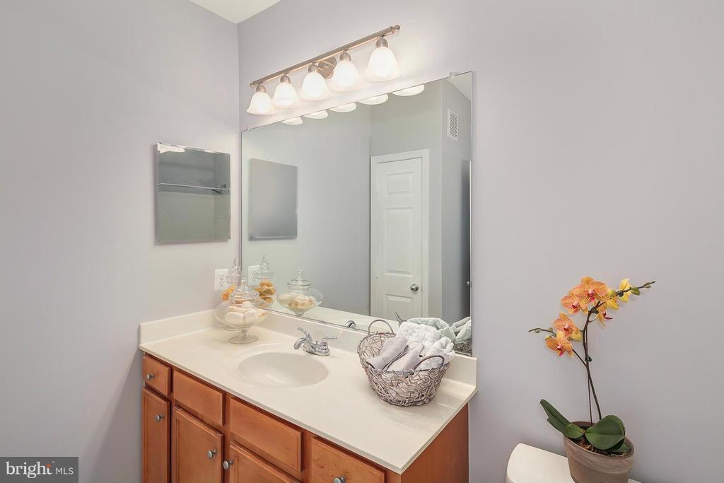 1515 North Point Drive, Unit 304 Reston, VA 20194 - Photo 16 of 23 Bath (Master)